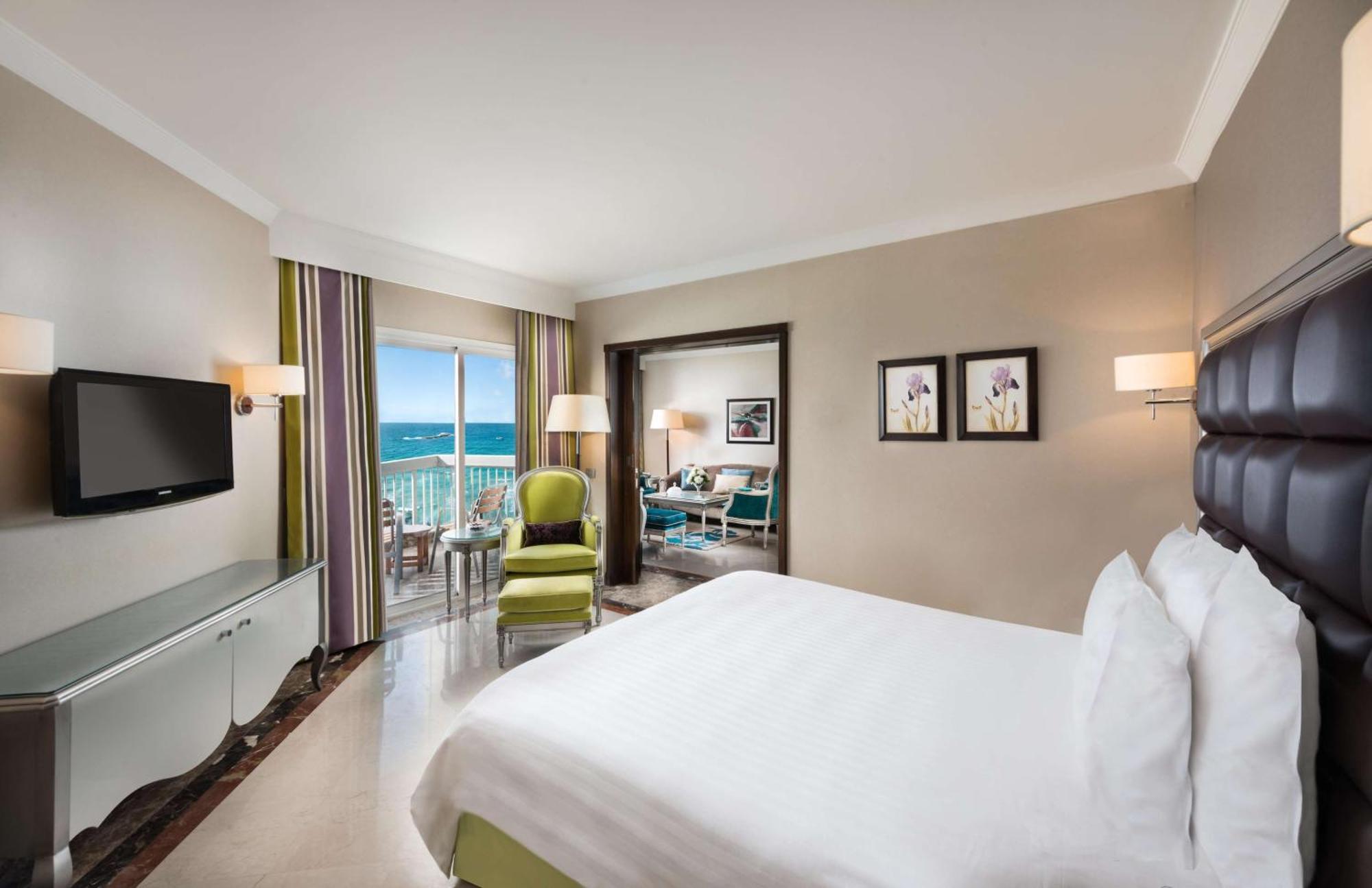 King Suite with Partial Sea View