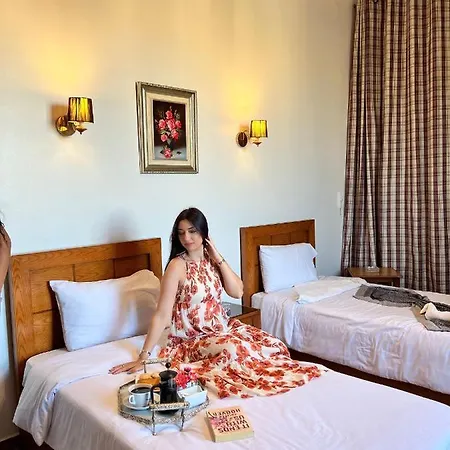 Hyde Park House Hotel-2