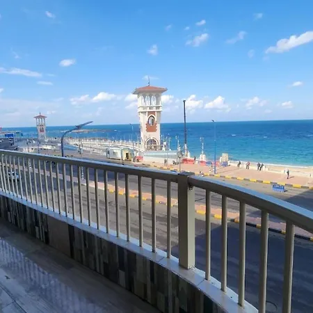 شقة فندقية مكيفة ميامي ع البحر مباشرةً-2