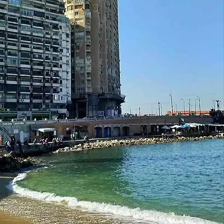 Charming Seaview Condo In Gleem G10-2