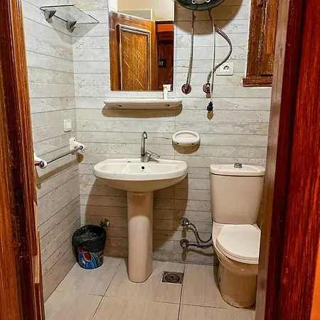 Hyde Park House Hotel-3