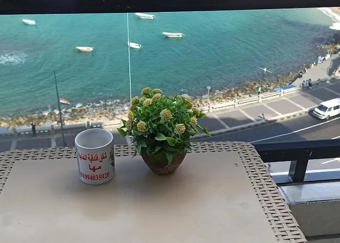 شقةفاخرةبجليم على البحر مباشرة الإسكندرية, مصر