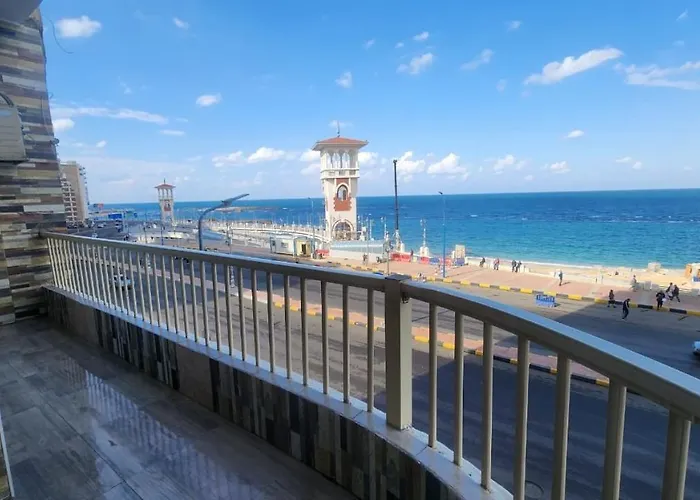 فندقية مكيفة ميامي ع البحر مباشرةً