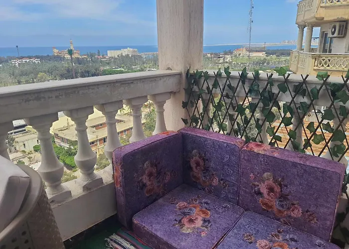 Sea And Montaza Palace View 2 Bedrooms Apartment Alexandria,2 Full Bathrooms, With 2 Ac And 1 Stand Fan, Free Wifi , Available All Year Days With 3 Heavy Blankets, مصر