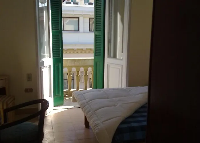 فندق ترانزيت الإسكندرية, مصر