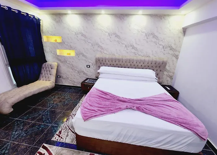 فندقية مكيفة ميامي ع البحر مباشرةً